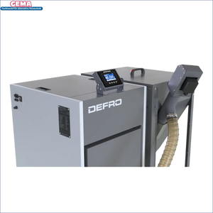 Graue und weiße Industrieanlage mit Digitalanzeige für Pelletkessel NEXTPELL+ 16 kW